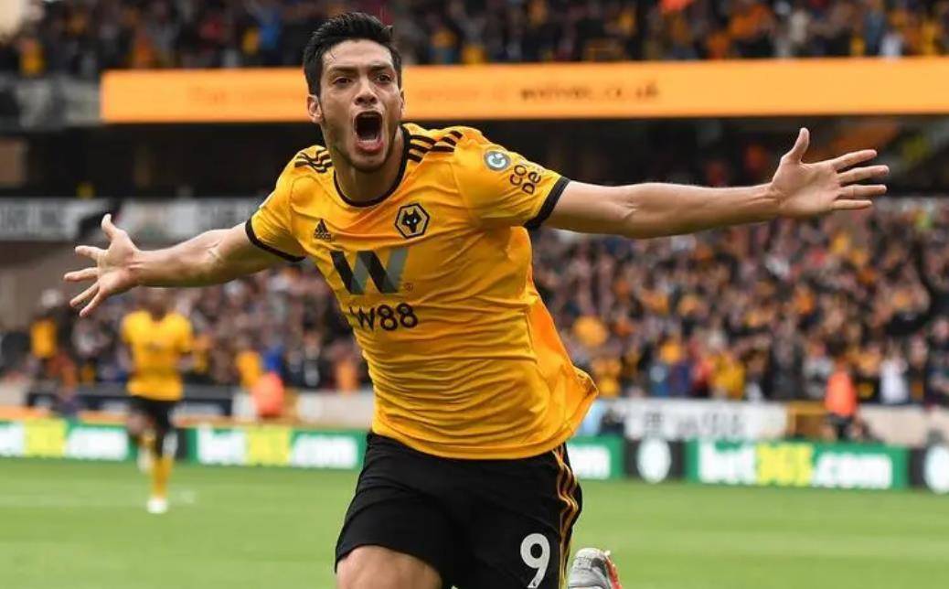 包含上海海港训练开放日，今晚临场应变引欢呼，欧篮联在即，赛季目标并未改变的词条